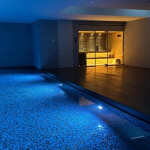 Ventana en acero inoxidable para piscina